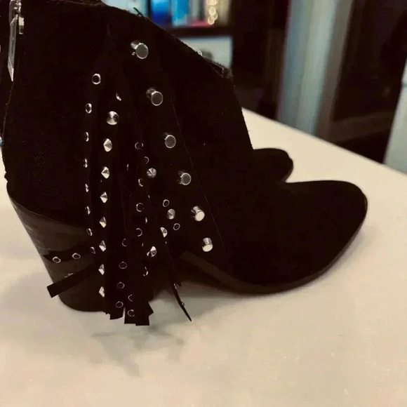 Fergie Women's Bennie Western Boots  w/ Fringe Studded Suede Ankle Sz 7.5 M - Picture 3 of 10